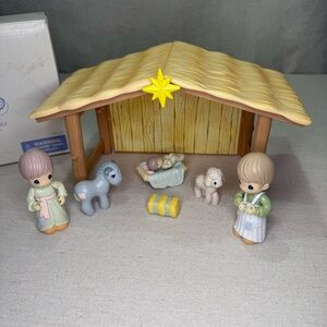 AVON Exclusive - Precious Moments Nativity Stable Playset - Missing Pieces
